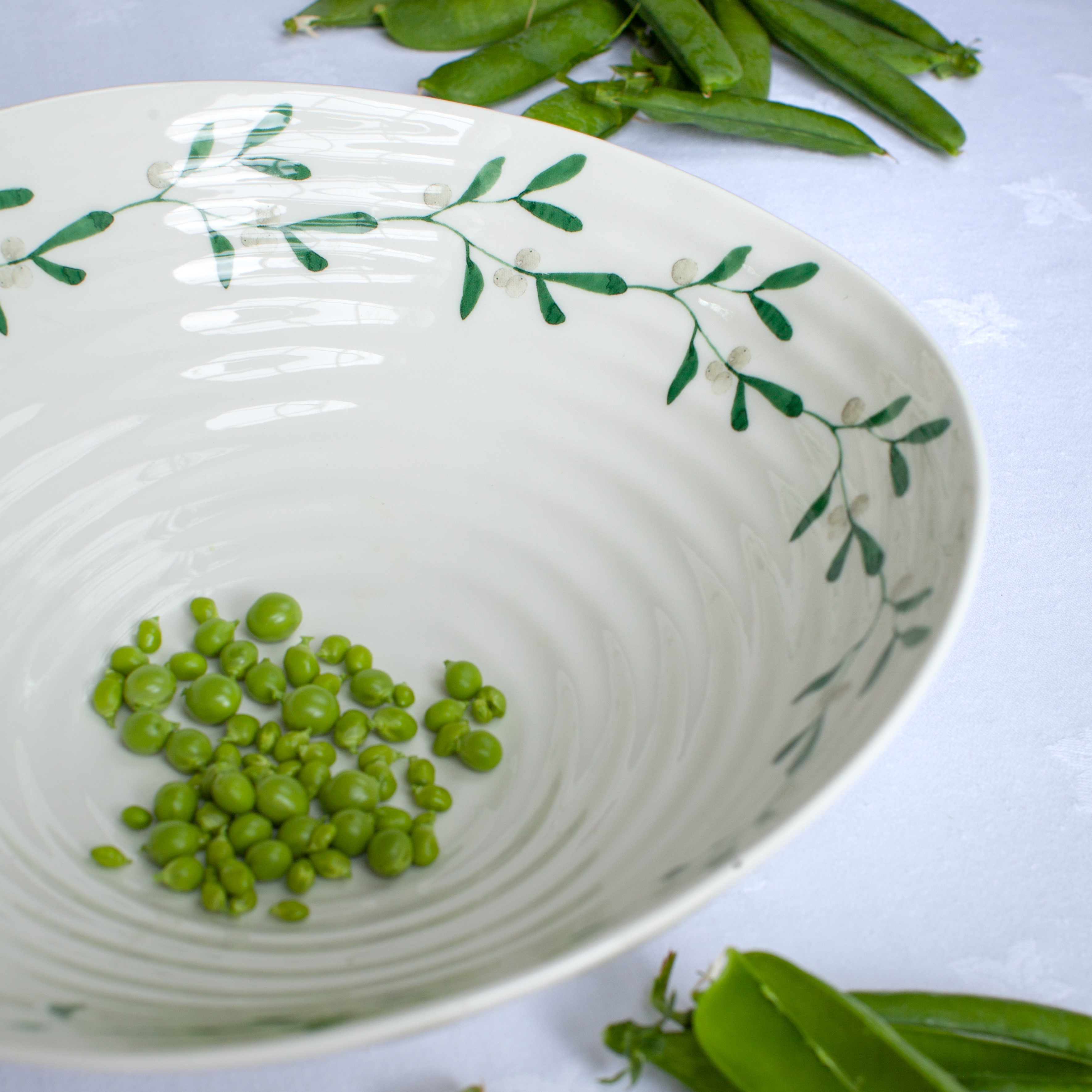 Sophie Conran Mistletoe Serving Bowl image number null